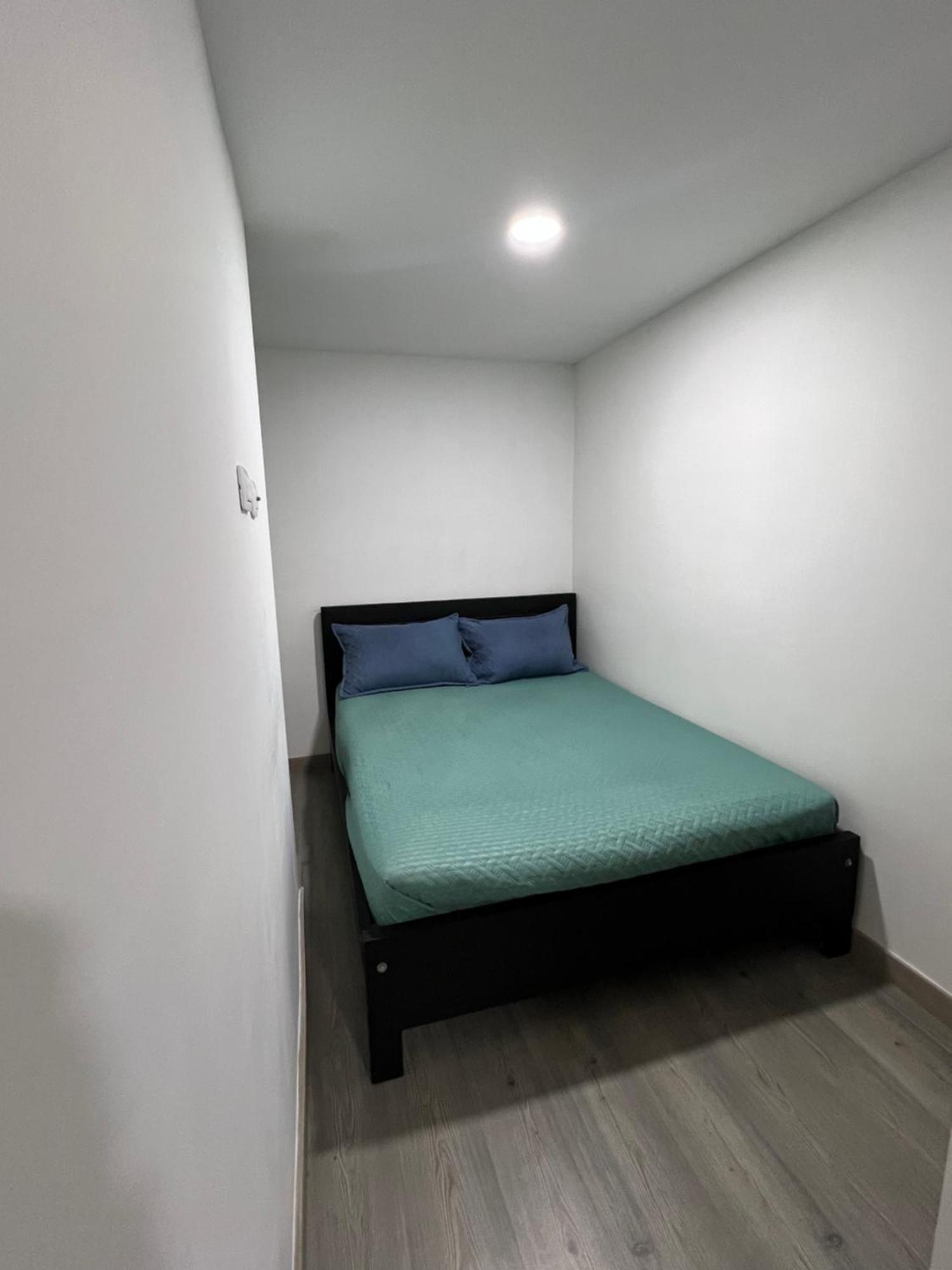 Urban Parque Castilla Apartment